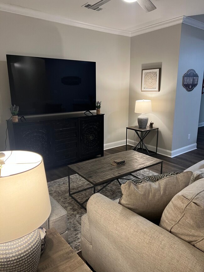 Foto del edificio - 3218 Veterans Memorial Pky