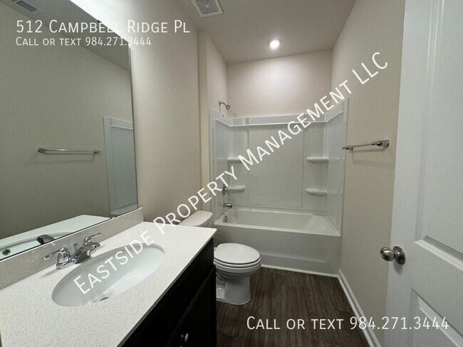Foto del edificio - 512 Campbell Rdg Pl
