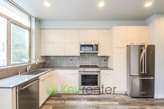 Building Photo - 5259 Fauntleroy Wy SW