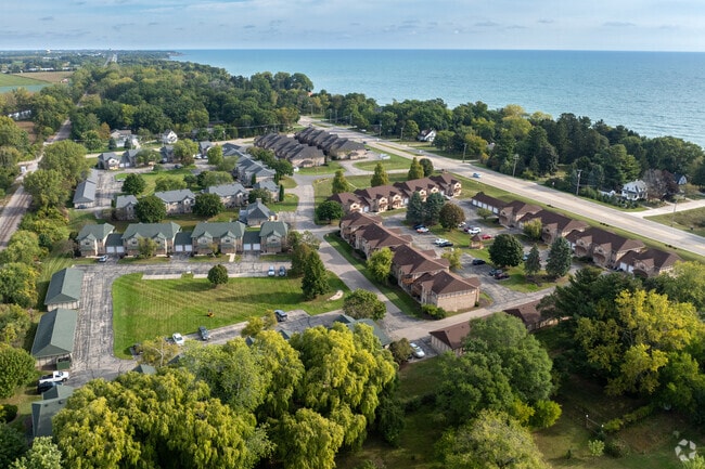 Community Context - Villa Rosa Apartments
