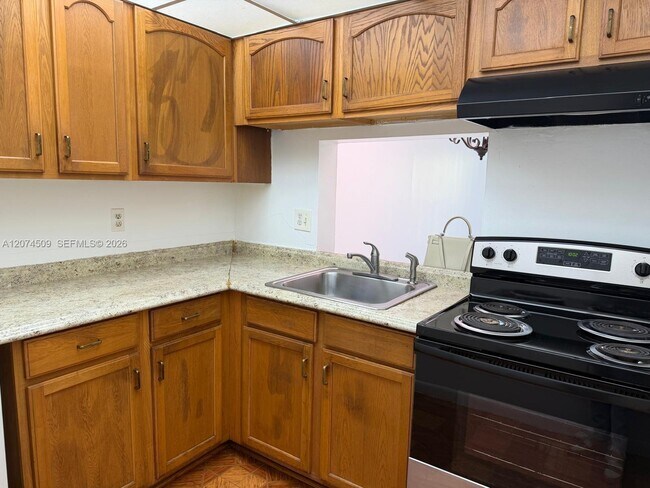 Foto del edificio - 2800 NW 56th Ave