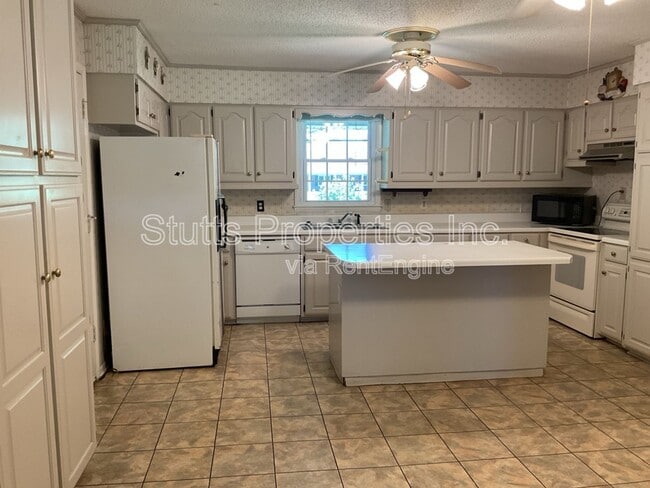 Building Photo - 598 Co Rd 61