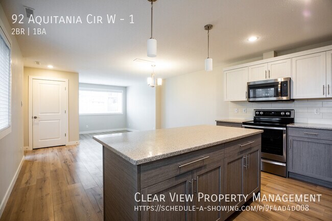 Building Photo - Beautiful 2 bedroom, 1 bathroom suite very close to the University!