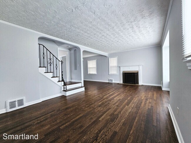 Building Photo - 3 br, 1.5 bath House - 1075 Pembrook Rd