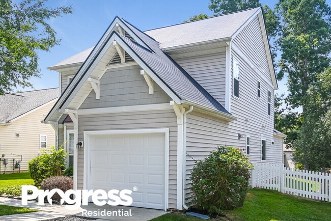 Building Photo - 10137 Old Carolina Dr