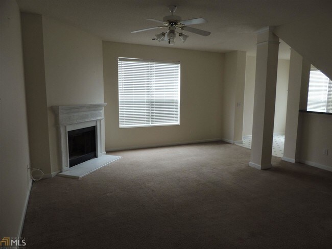 Building Photo - 6489 Chestnut Lake Crossing