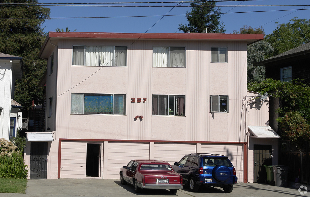 Building Photo - 357 Athol Ave