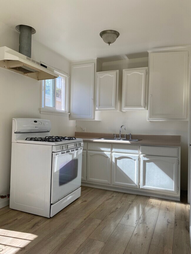 Building Photo - 2179 W 26th Pl