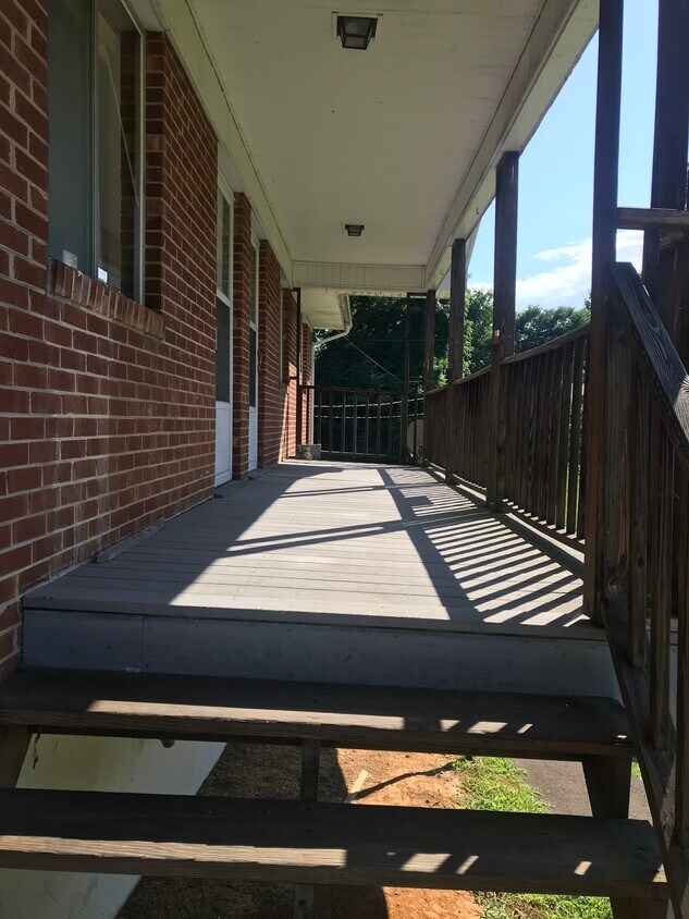 7654 Brooklyn Rd Unit 1, Fairlawn, VA 24141 Apartments in Fairlawn