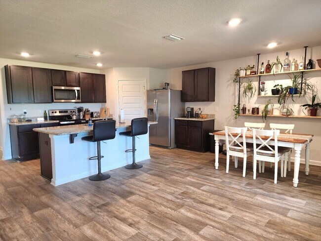 Building Photo - ALMOST NEW!! Exquisite 4 Bedroom, 2 Bath R...