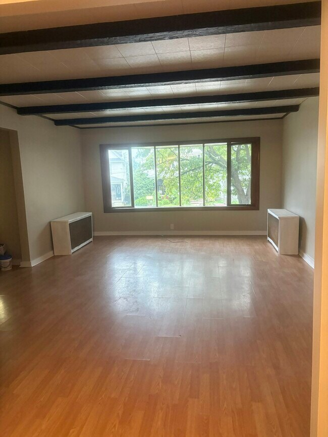Foto del edificio - 839 N Main Ave