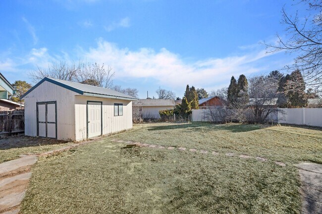Building Photo - 1642 Bel-Air Cir