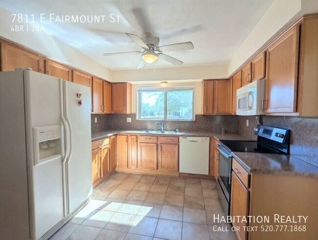 Building Photo - 7811 E Fairmount St