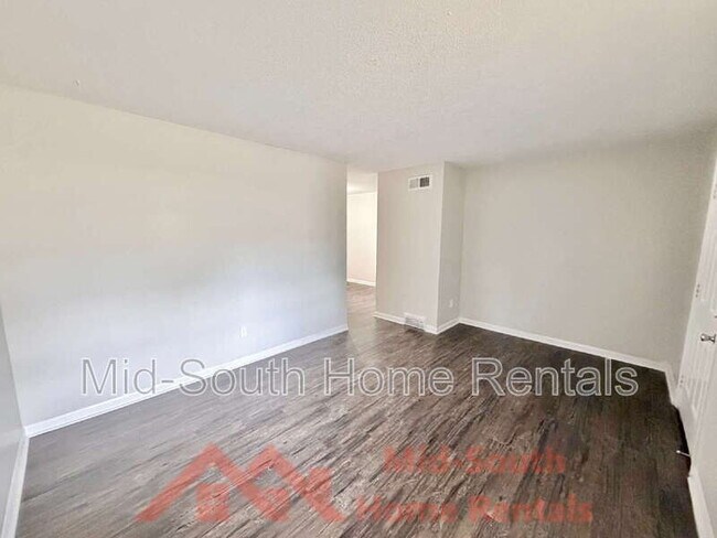 Foto del edificio - 3231 Harvester Ln