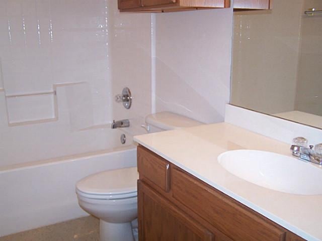  - 1750 Woodland Pl