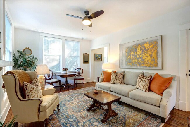 Foto del edificio - 306 E Victory Dr