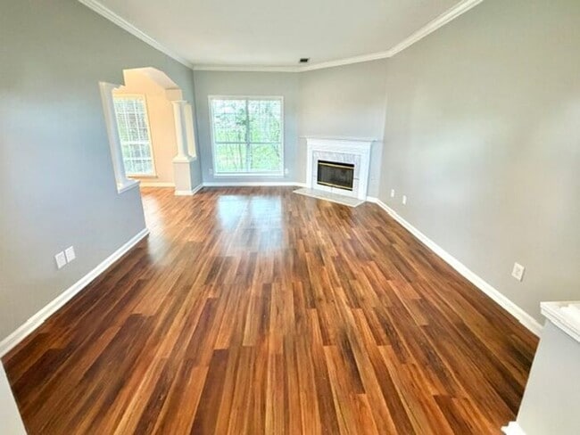 Photo - Spacious 4 bedroom with den available now in Cordova. House