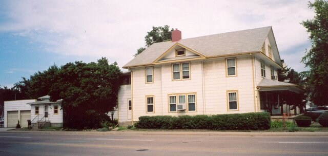 Primary Photo - 320 W 2nd Ave