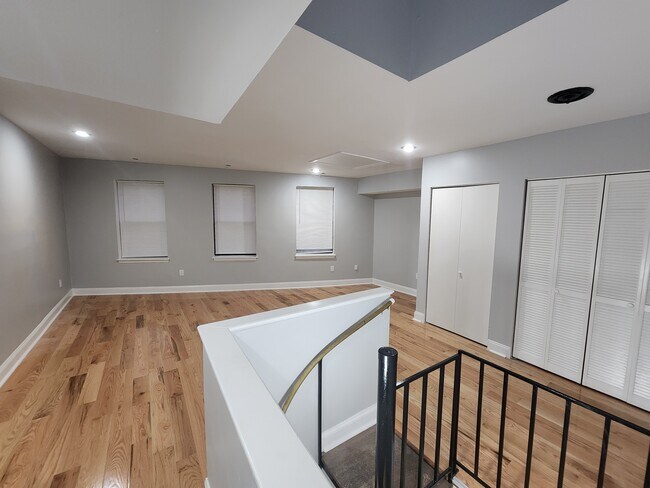 Building Photo - 914 E Passyunk Ave