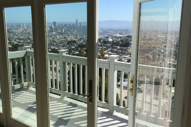 Centrally-Located Twin Peaks - 807 Burnett Ave