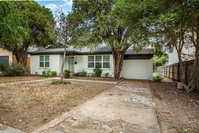 Building Photo - 3 bedroom, 2 bath house in Glenridge Estates!