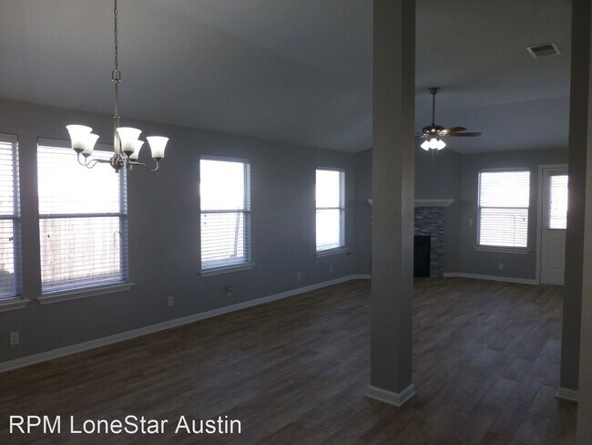 Building Photo - 4 br, 2 bath House - 570 Atlantis