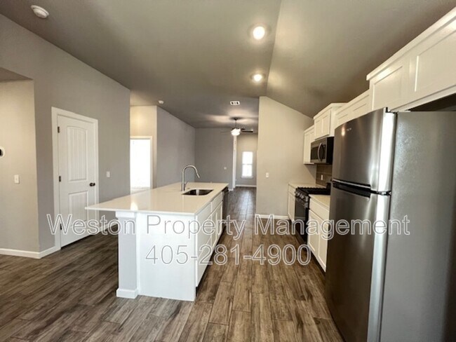 Foto del edificio - 2617 NW 199th St