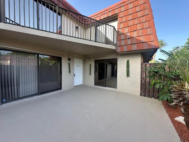 Building Photo - 8559 Boca Rio Dr