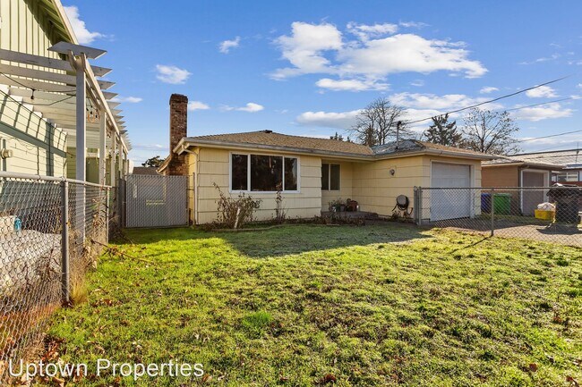 Foto del edificio - 3 br, 1 bath House - 8214 SE 64th Ave