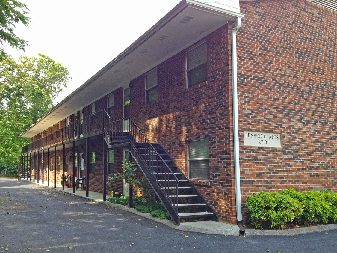 Primary Photo - Fenwood Apartments