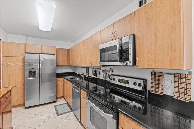 Building Photo - 401 69th St