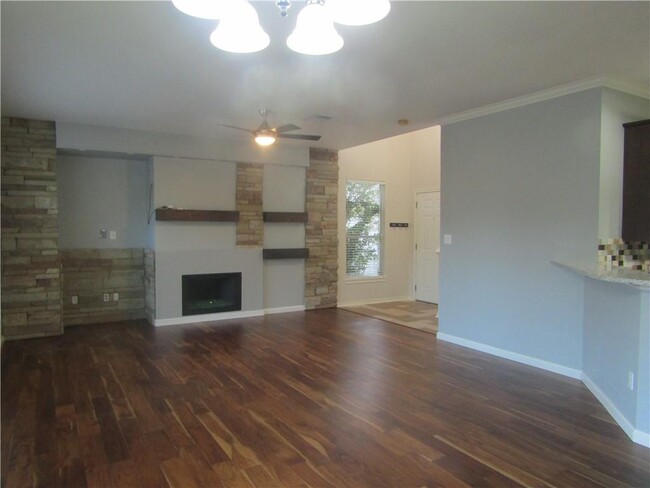 Building Photo - 7500 Shadowridge Run