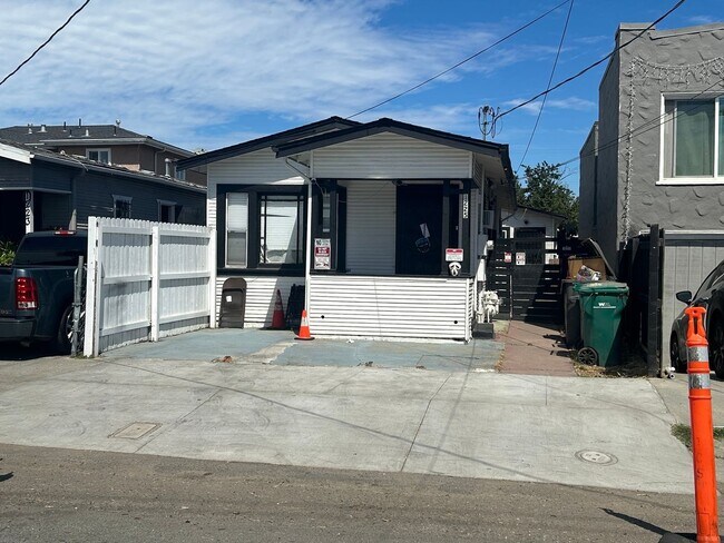 Foto del edificio - 1 Bedroom 1 bad home Duplex in Oakland