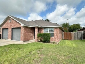 Building Photo - 6410 Temora Loop