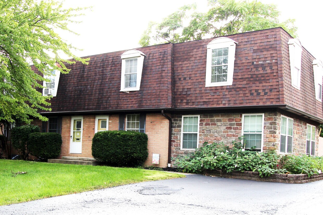 Primary Photo - 4889 Dierker Rd