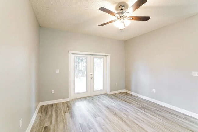 Foto del edificio - 6296 Lauderdale St