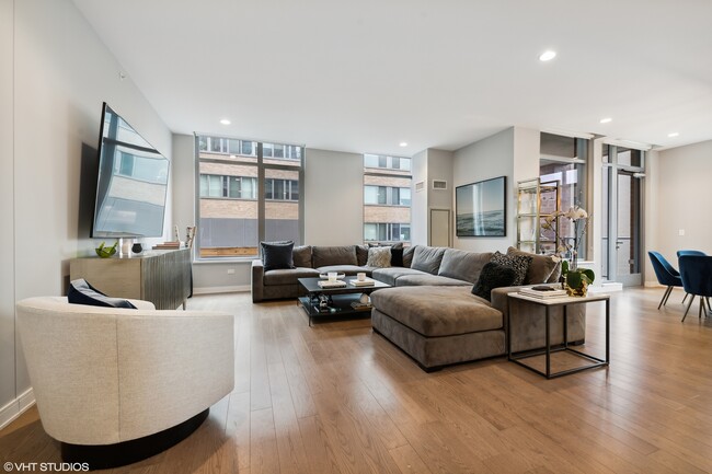 Foto del edificio - 540 W Webster Ave