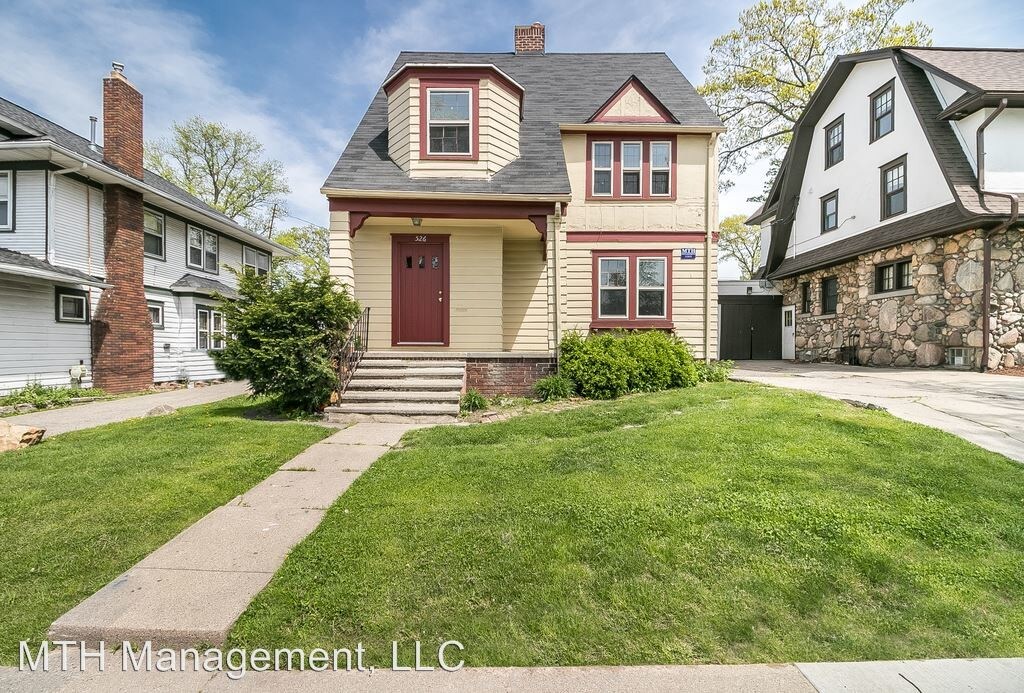 Primary Photo - 4 br, 1.5 bath Apartment - 526 Abbot
