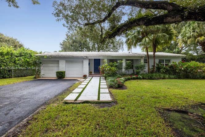 Primary Photo - 1219 Aduana Ave