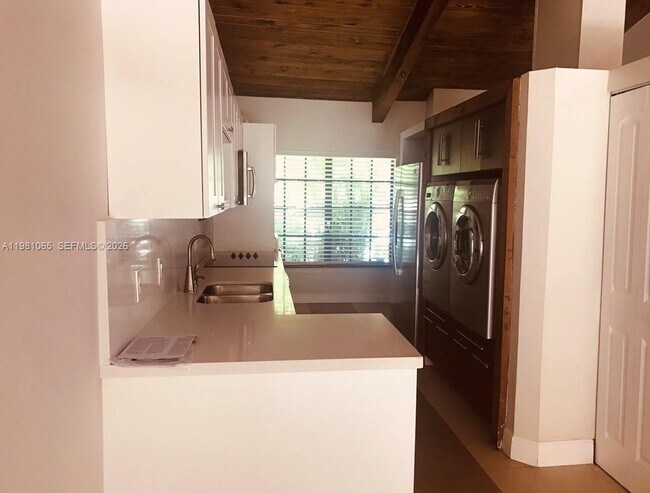 Foto del edificio - 13615 SW 101st Ln