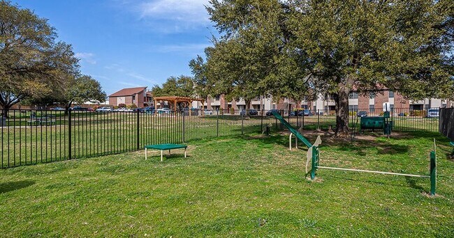 Foto del edificio - Brooksfield Apartments