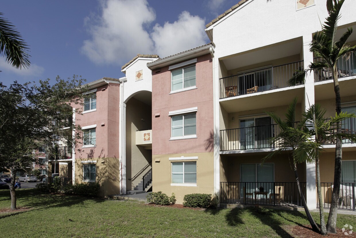 Complejo - Atlantic Palms Apartments