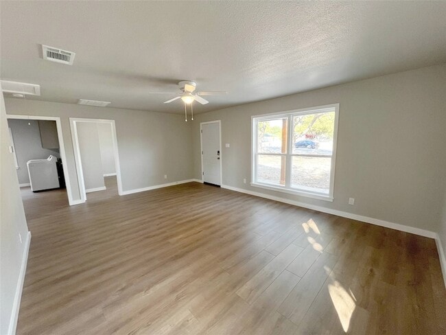 Foto del edificio - 3705 N Elm St