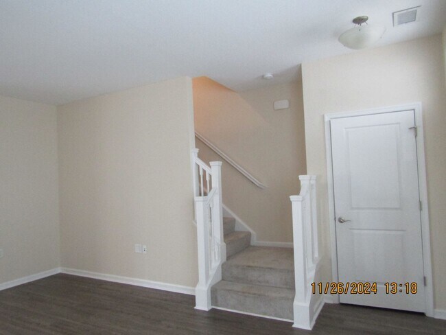 Building Photo - Hickory Manor