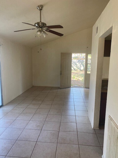 Foto del edificio - 24202 4 Sixes Ln