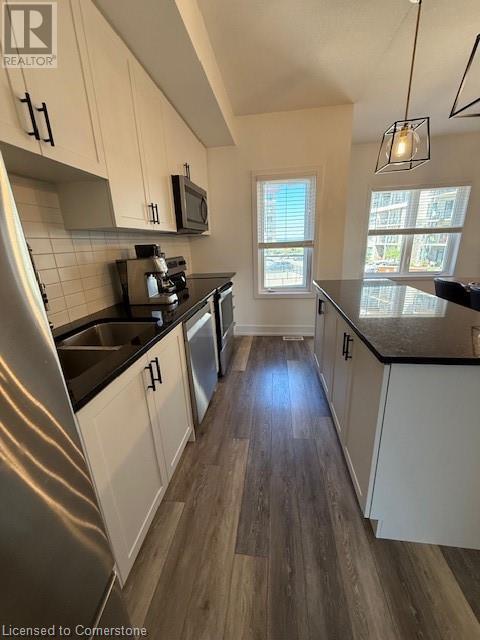 Building Photo - 115 Shoreview Pl