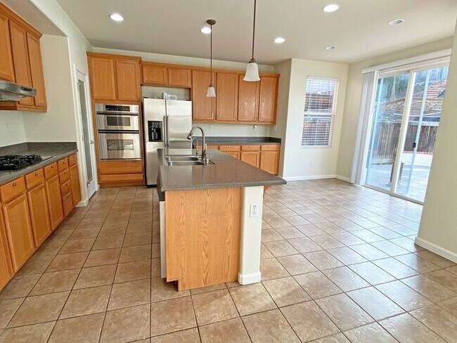 Foto del edificio - 1681 Heritage Bay Pl