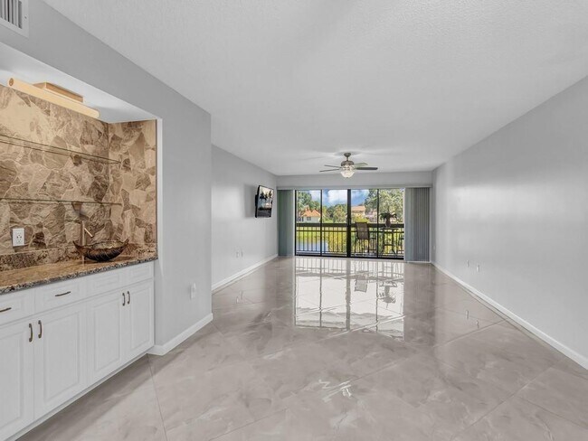 Building Photo - 3200 Twin Lakes Terrace