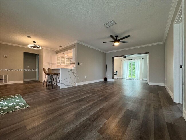 Foto del edificio - 2631 NW 94th Ave