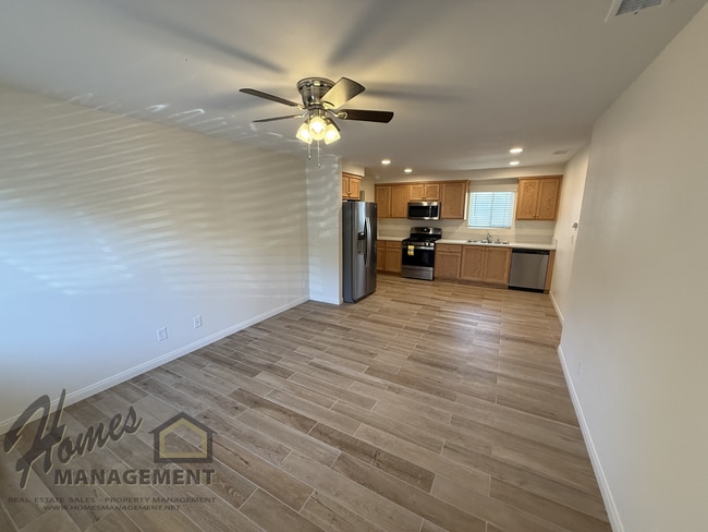 Building Photo - 787-789 N Alda Dr
